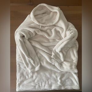 Tribal fleece pullover